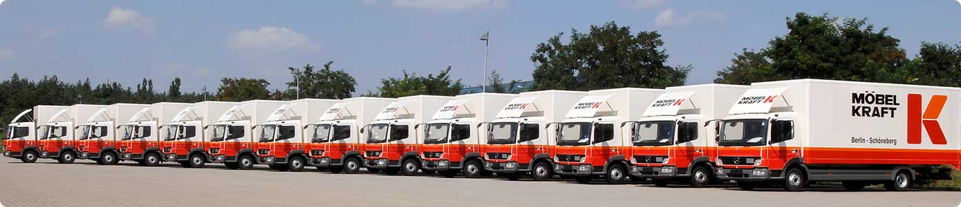 LKW-Flotte von Möbel Kraft mit Aufdruck Möbel Kraft K Berlin Schöneberg