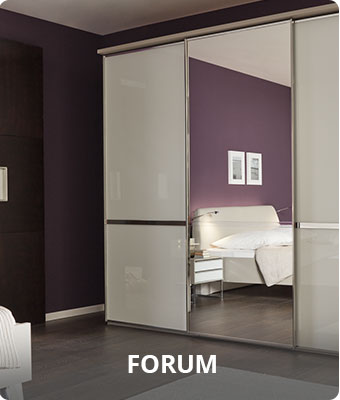 Forum - Schlafzimmer mit Schwebetürenschrank in Beige mit Hochglanzfront und mittigem Spiegel