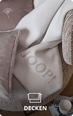 Decken. Cremefarbige Kuscheldecke mit Schriftzug Joop!