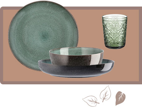 Collage: Geschirr in Grün und grünes Trinkglas