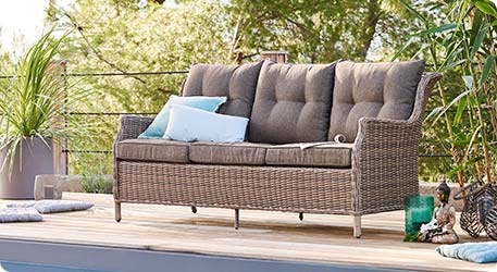 Beiges Gartensofa aus Polyrattan in Beige