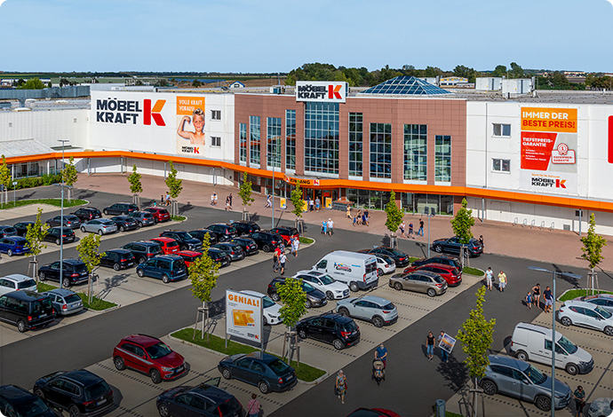 Außenaufnahme vom Möbel Kraft Einrichtungshaus in Halle (Peißen)