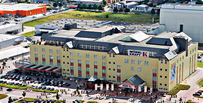 Außenaufnahme vom Einrichtungshaus Möbel Kraft in Buchholz