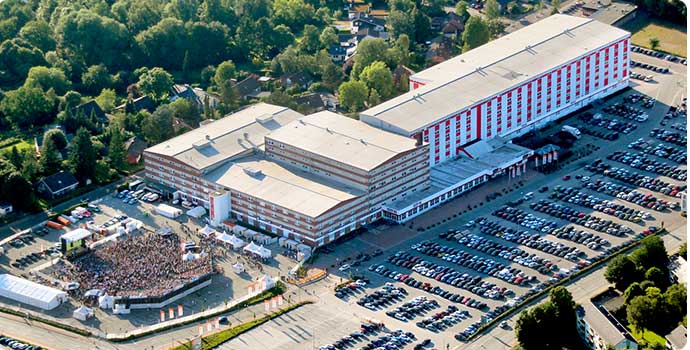 Außenaufnahme vom Einrichtungshaus Möbel Kraft in Bad Segeberg