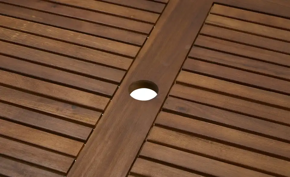 Yorkshire Gartentisch Laval 1, Detailansicht