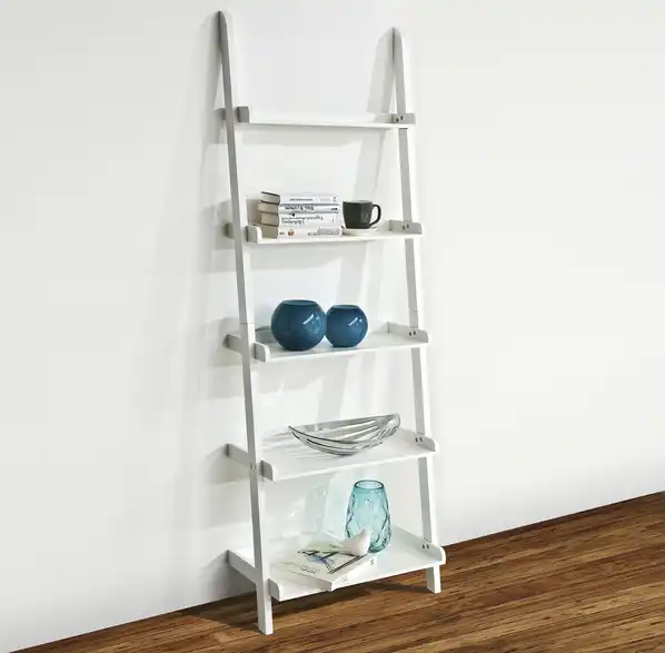 Leiterregal, in Wohnsituation