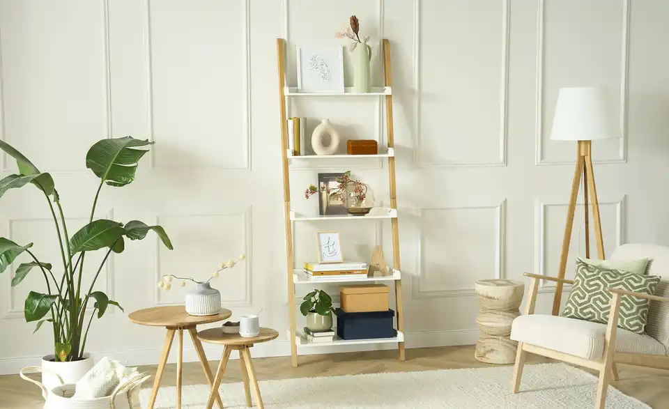 Leiterregal, in Wohnsituation