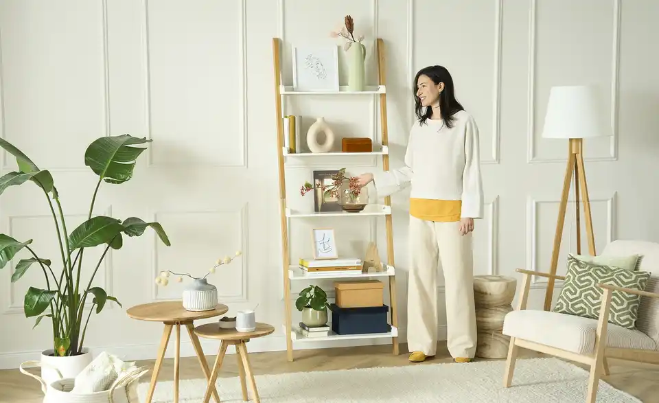 Leiterregal, in Wohnsituation