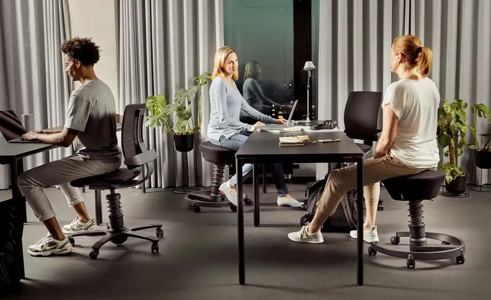 Aeris Drehhocker, in Wohnsituation