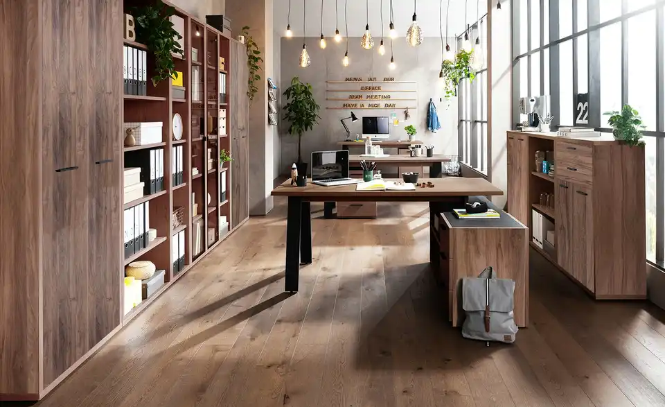 Eckschreibtisch mit Sideboard, in Wohnsituation