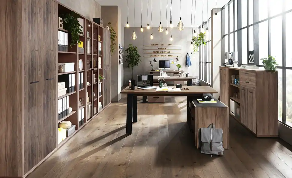 Eckschreibtisch mit Sideboard, in Wohnsituation