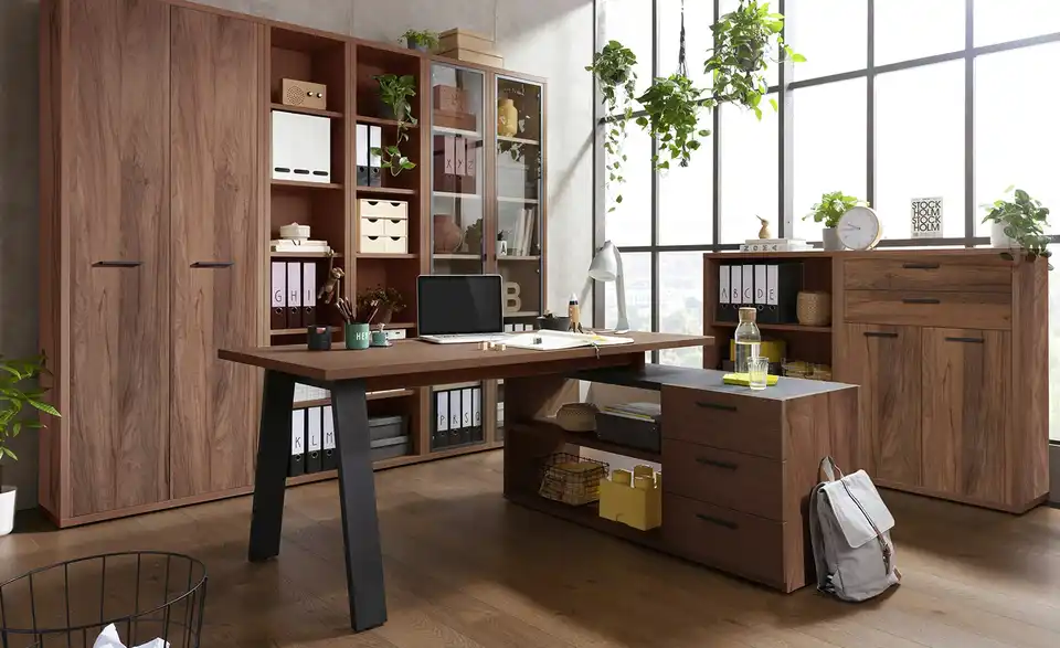 Eckschreibtisch mit Sideboard, in Wohnsituation