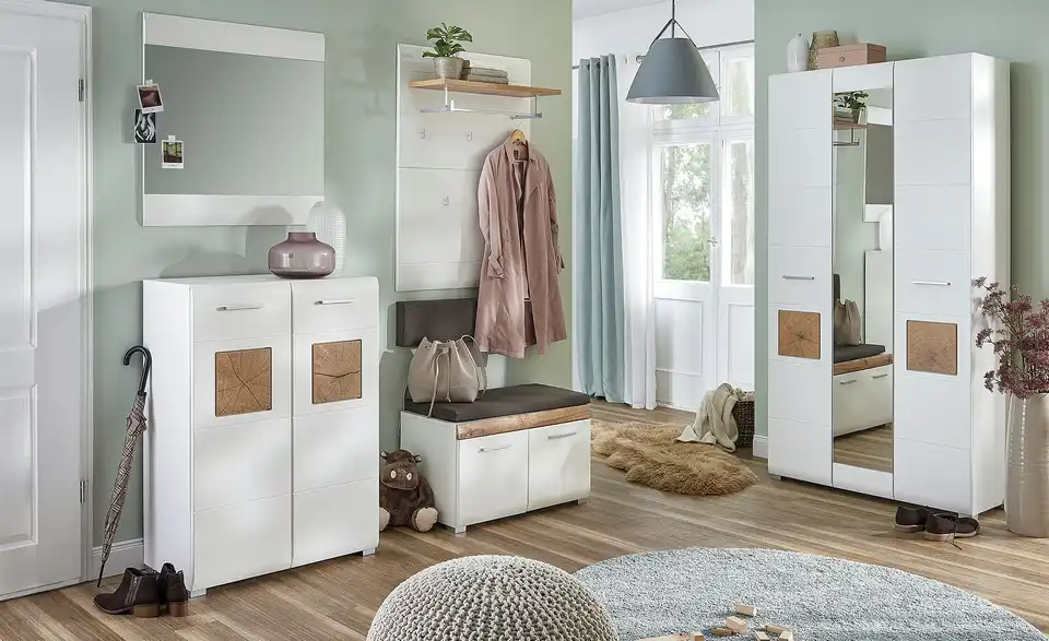 Garderobenschrank, in Wohnsituation