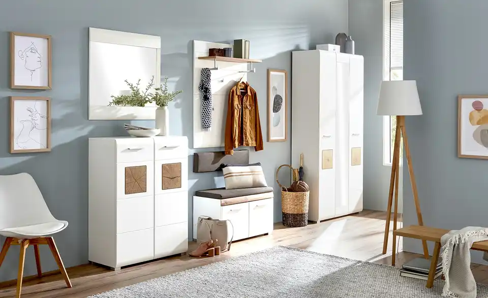 Garderobenschrank, in Wohnsituation