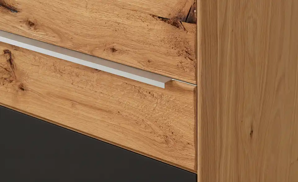 Garderobenschrank, Detailansicht