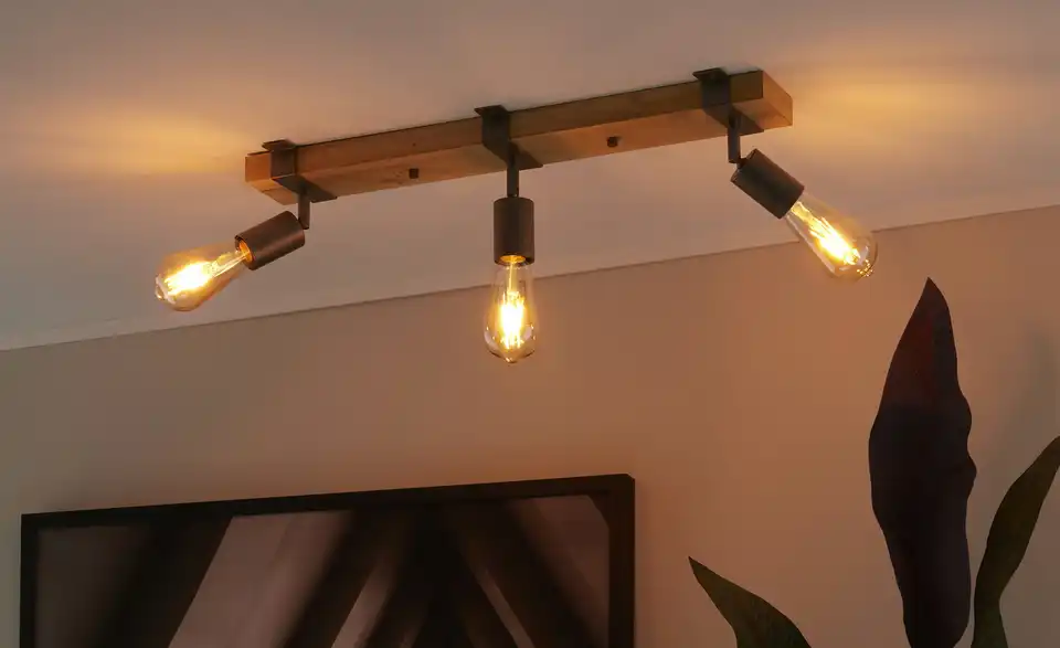 Paul Neuhaus Deckenstrahler, 3-flammig, Kiefernholz/Metall, in Wohnsituation