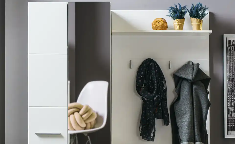 Garderobenpaneel, in Wohnsituation