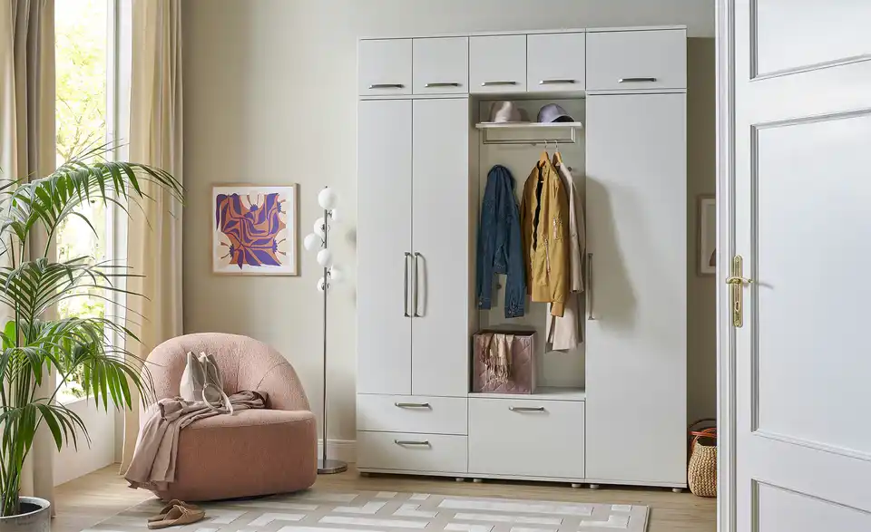 Schrankaufsatz, in Wohnsituation