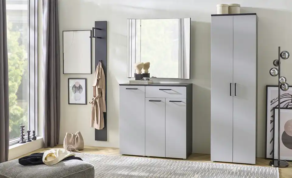 Garderobenschrank, in Wohnsituation