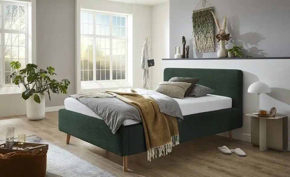 Polsterbett mit Bettkasten, in Wohnsituation