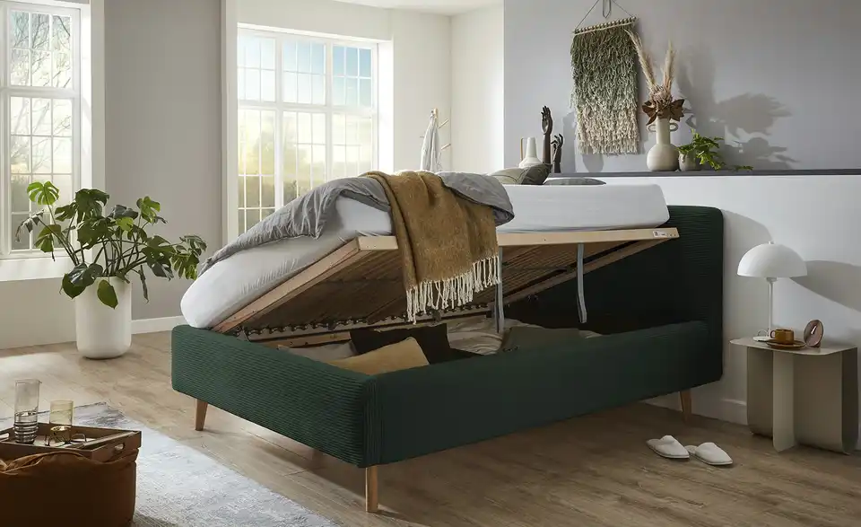 Polsterbett mit Bettkasten, in Wohnsituation