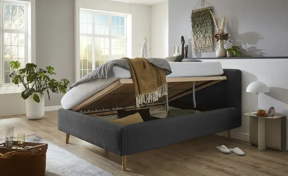 Polsterbett mit Bettkasten, in Wohnsituation