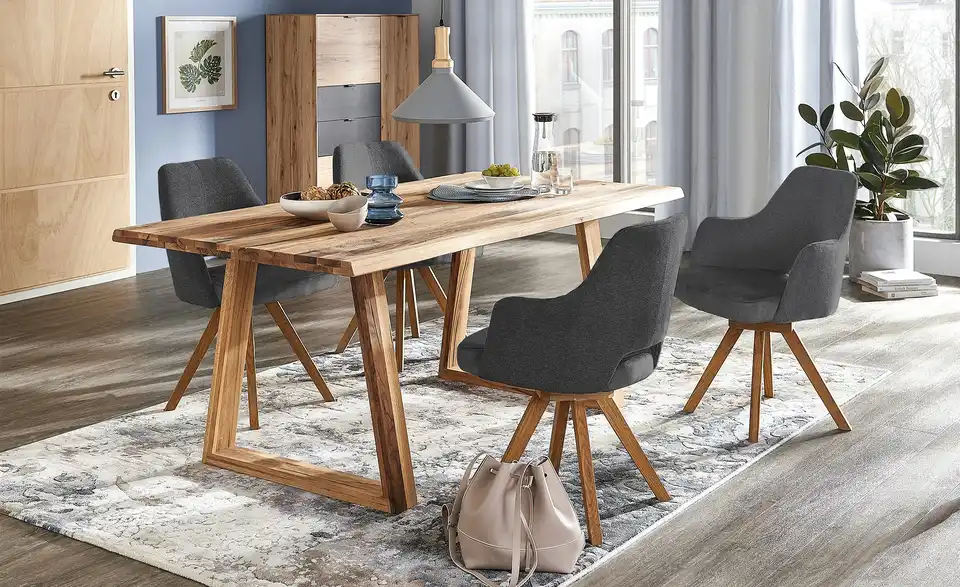 Woodford Armlehnstuhl Moreda mit Massivholzgestell, in Wohnsituation