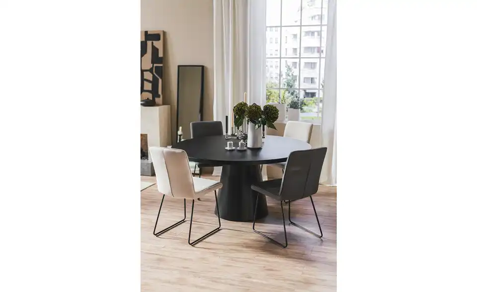 Esstisch mit Glastischplatte, in Wohnsituation