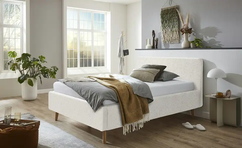 Polsterbett mit Bettkasten, in Wohnsituation