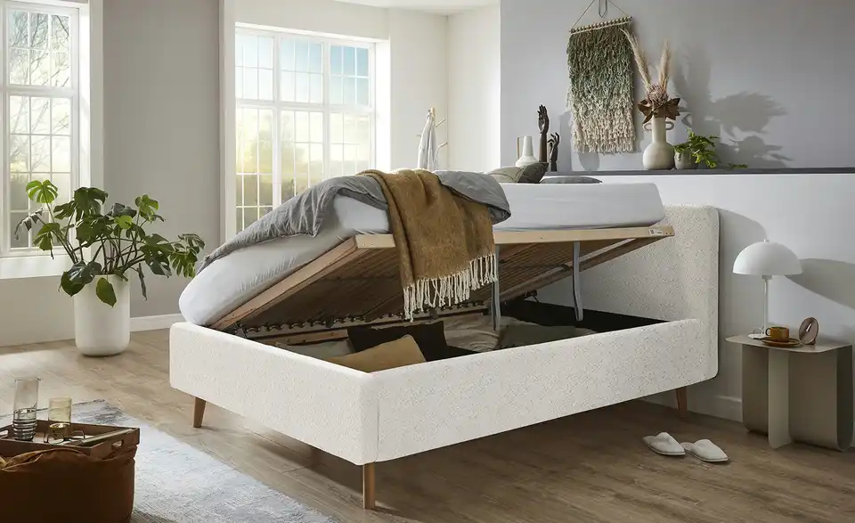 Polsterbett mit Bettkasten, in Wohnsituation