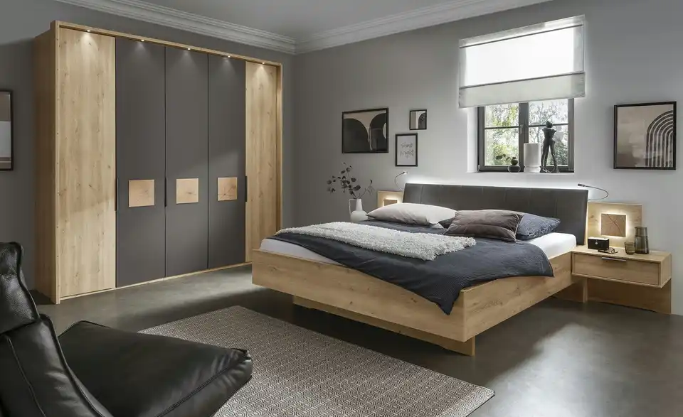 Primo Drehtürenschrank Almeria, in Wohnsituation