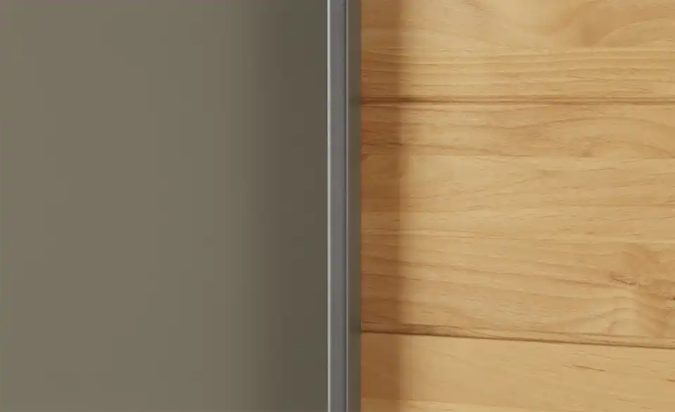 Wohnwert Schwebetürenschrank teilmassiv, Detailansicht