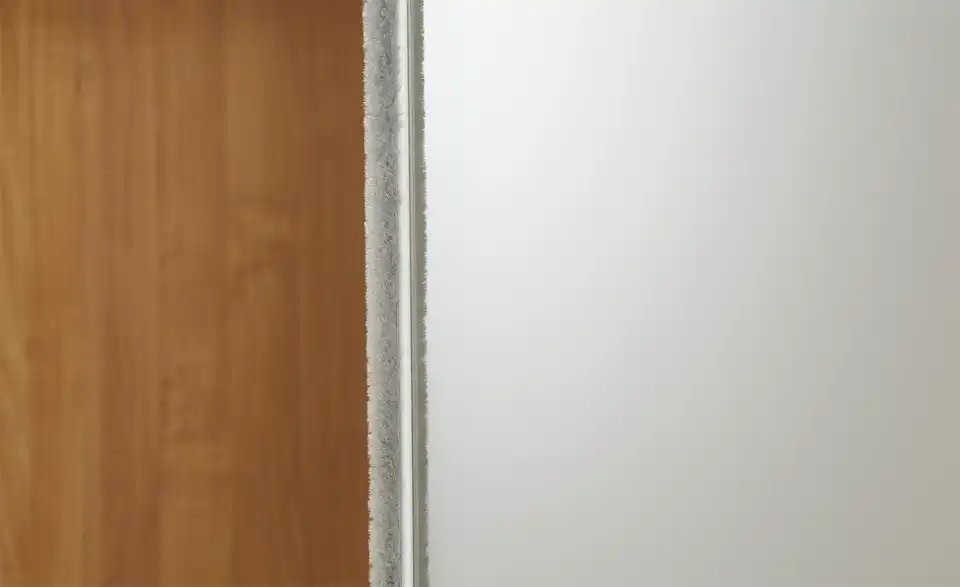 Wohnwert Schwebetürenschrank teilmassiv, Detailansicht