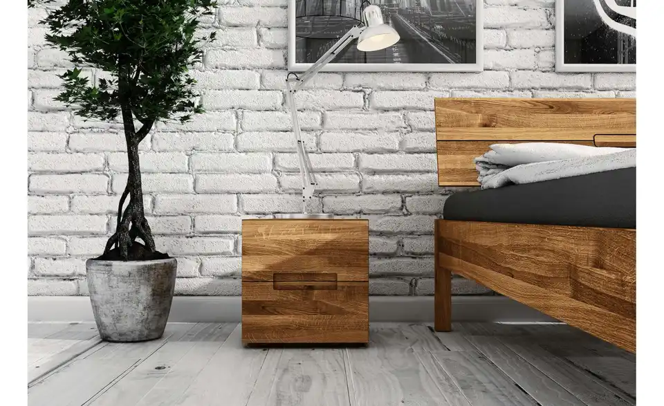 Nachttisch hoch mit 2 Schüben, in Wohnsituation