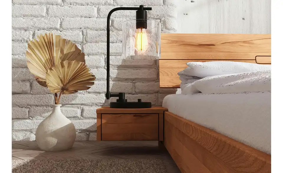 Nachttisch hängend, in Wohnsituation