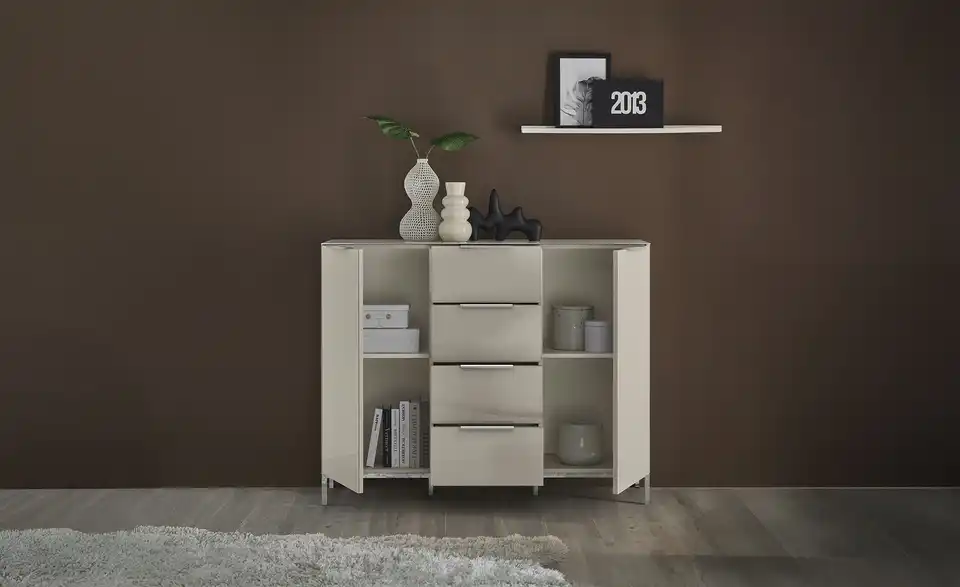 Kommode mit 2 Türen, in Wohnsituation