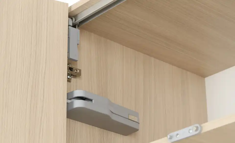 Drehtürenschrank mit Beleuchtung, Detailansicht