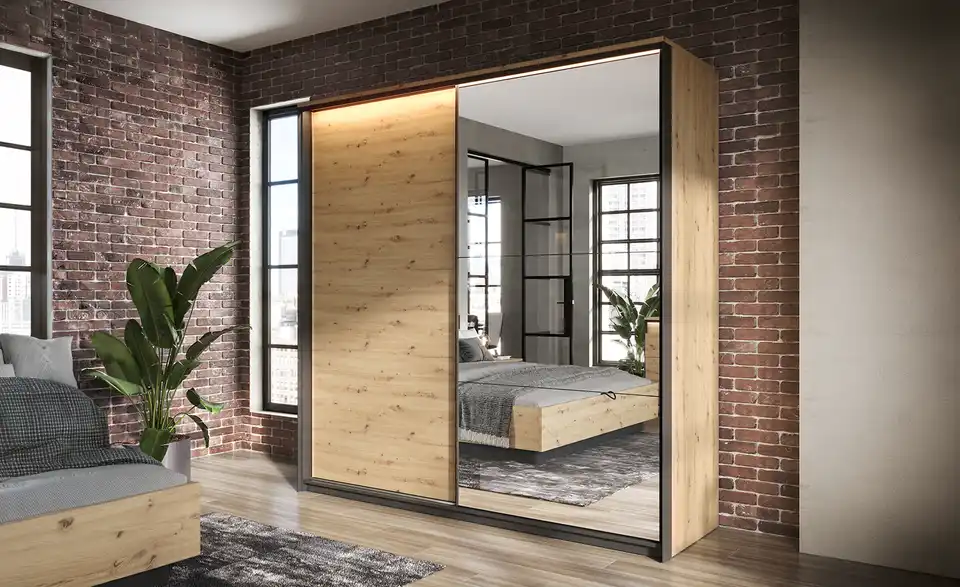 Schwebetürenschrank, in Wohnsituation