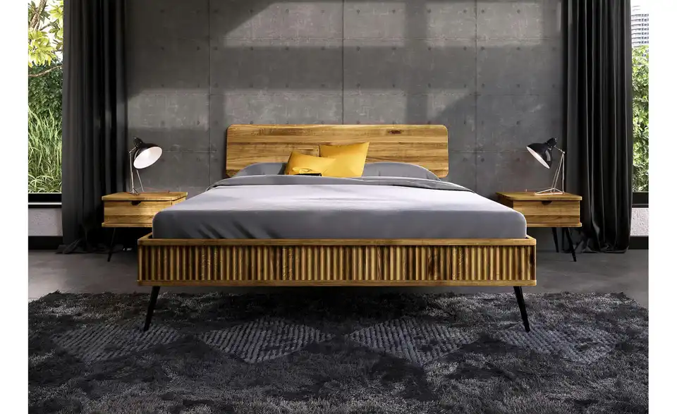 Massivholzbett, in Wohnsituation