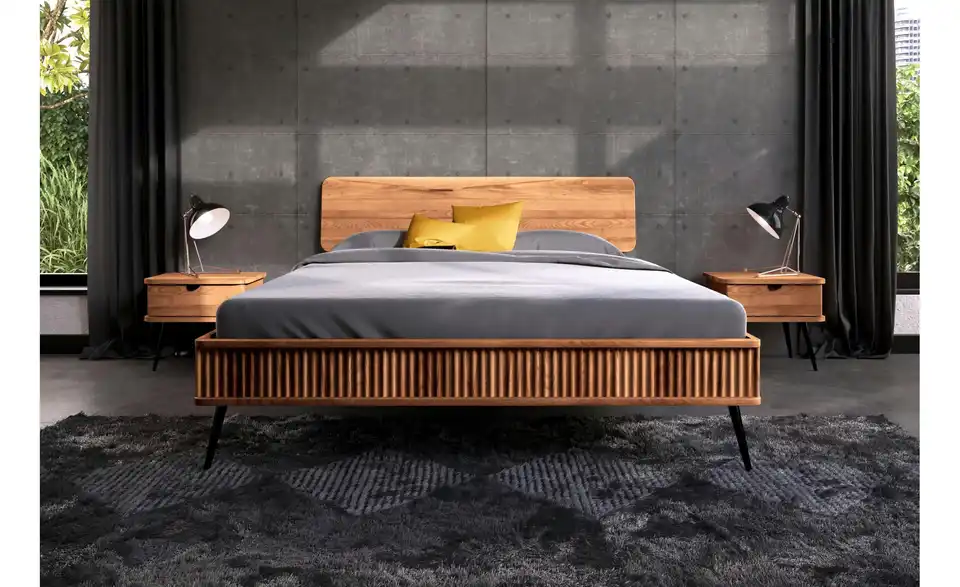 Massivholzbett, in Wohnsituation