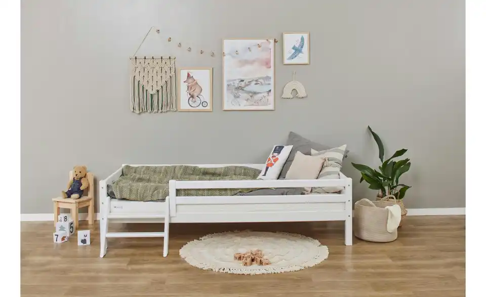 Hoppekids Juniorbett mit Rausfallschutz, in Wohnsituation