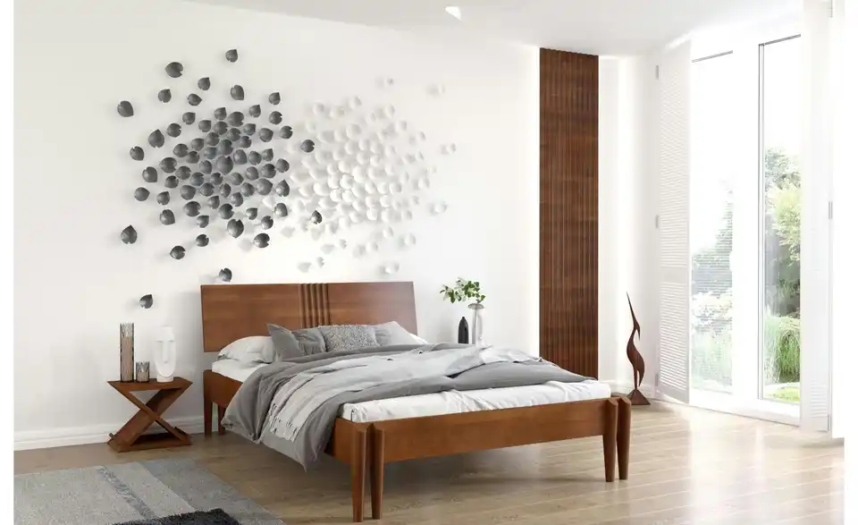 Massivholzbett nussbaumfarben, in Wohnsituation