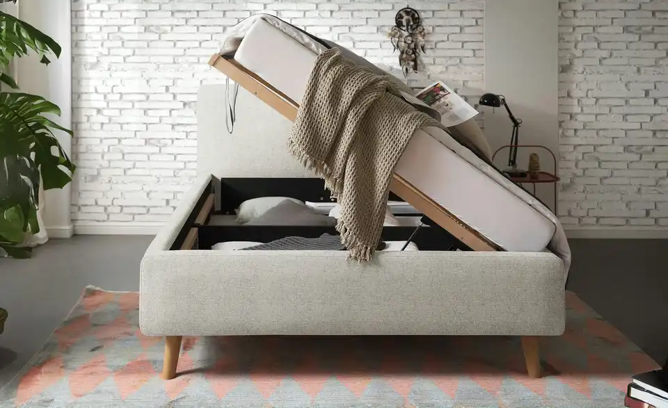 Polsterbett mit Bettkasten, in Wohnsituation