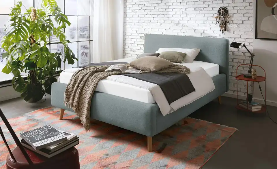 Polsterbett mit Bettkasten, in Wohnsituation