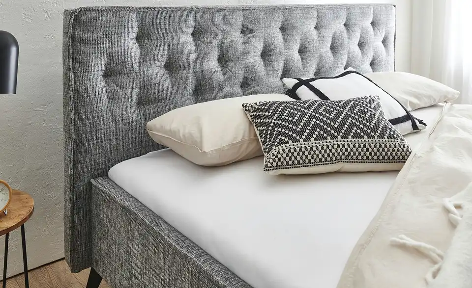 Polsterbettgestell, in Wohnsituation