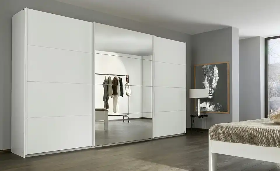 Schwebetürenschrank, in Wohnsituation