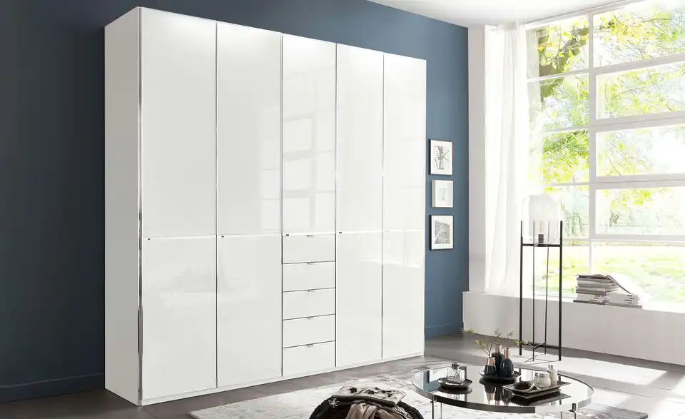 Kleiderschrank, in Wohnsituation