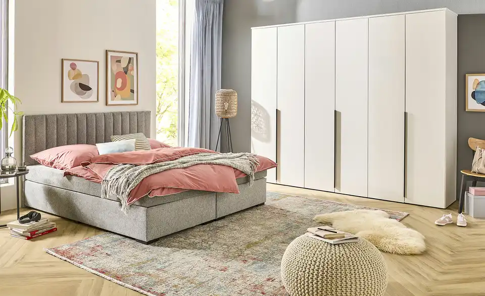 Kleiderschrank, in Wohnsituation