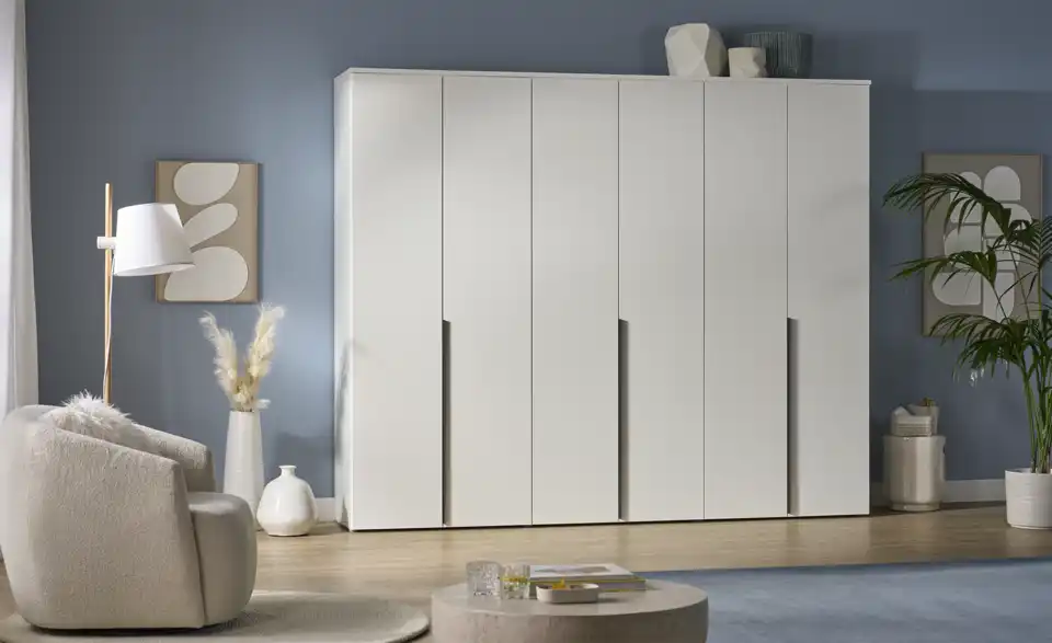Kleiderschrank, in Wohnsituation