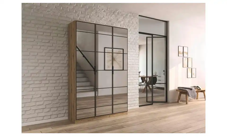 Spiegelschrank mit Einlegeböden, in Wohnsituation